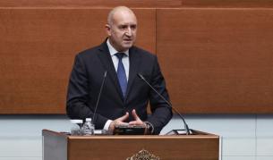 Радев: Романи могат да се напишат за „джунглата“ на обществените поръчки