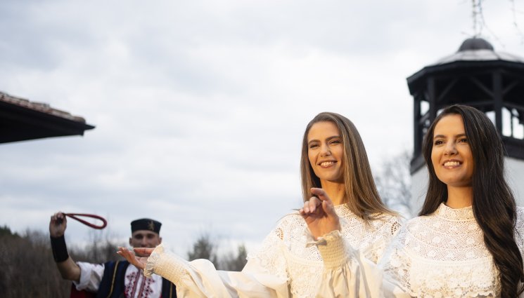 х - Внучките на Гуна Иванова празнуват Международния ден на музиката с „Йоване, сине“