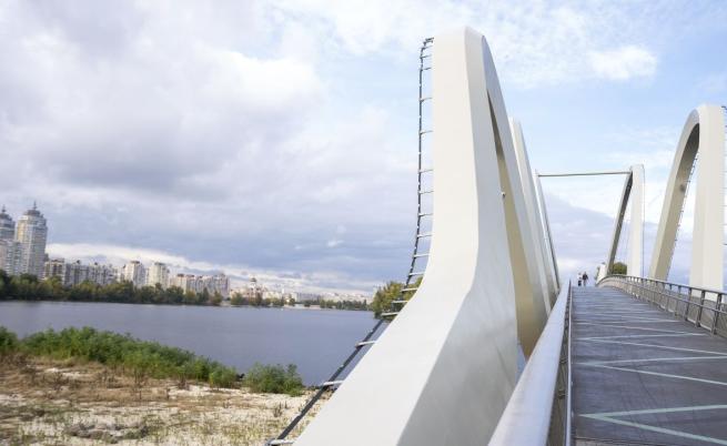 Москва призова дипломатите да напуснат Киев, предупреди за масирани удари