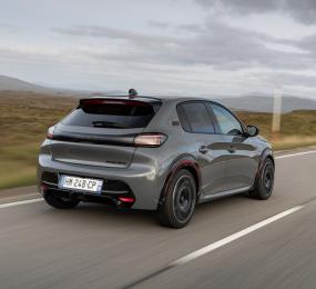 Peugeot e208 GTi галерия