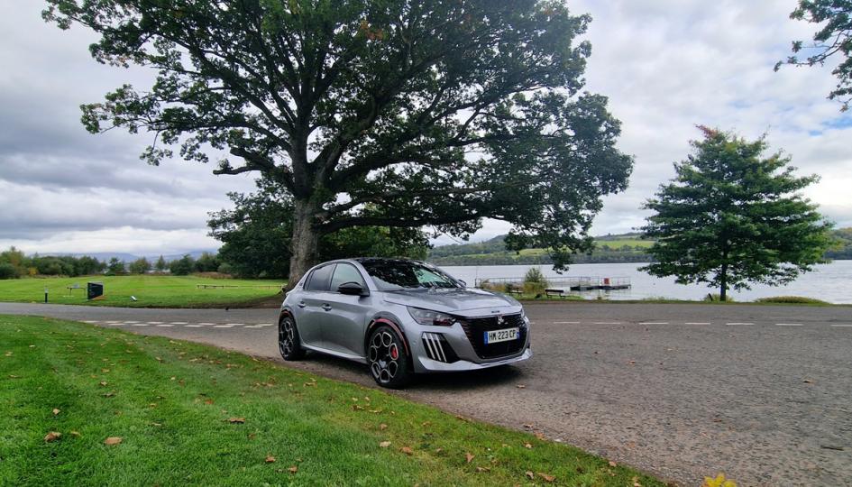 Peugeot e208 GTi тест драйв