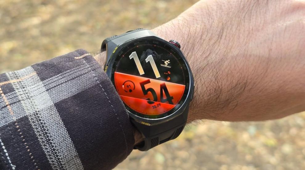 HUAWEI Watch GT 7 Pro: Смартчасовникът, който следи здравето ви от офиса до ски пистата