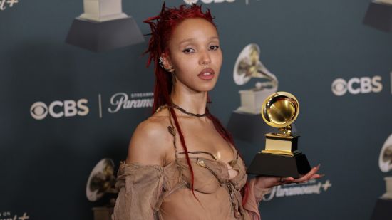 FKA Twigs постигна споразумение с Shia LaBeouf