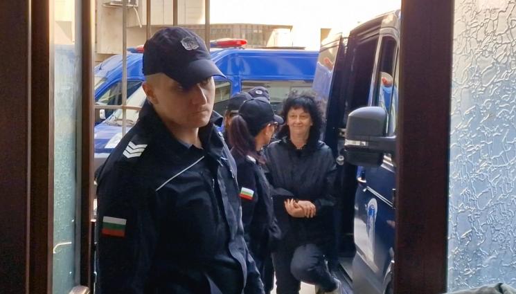 с - Шефката в пловдивската болница е направила самопризнания по случая с източването на касата