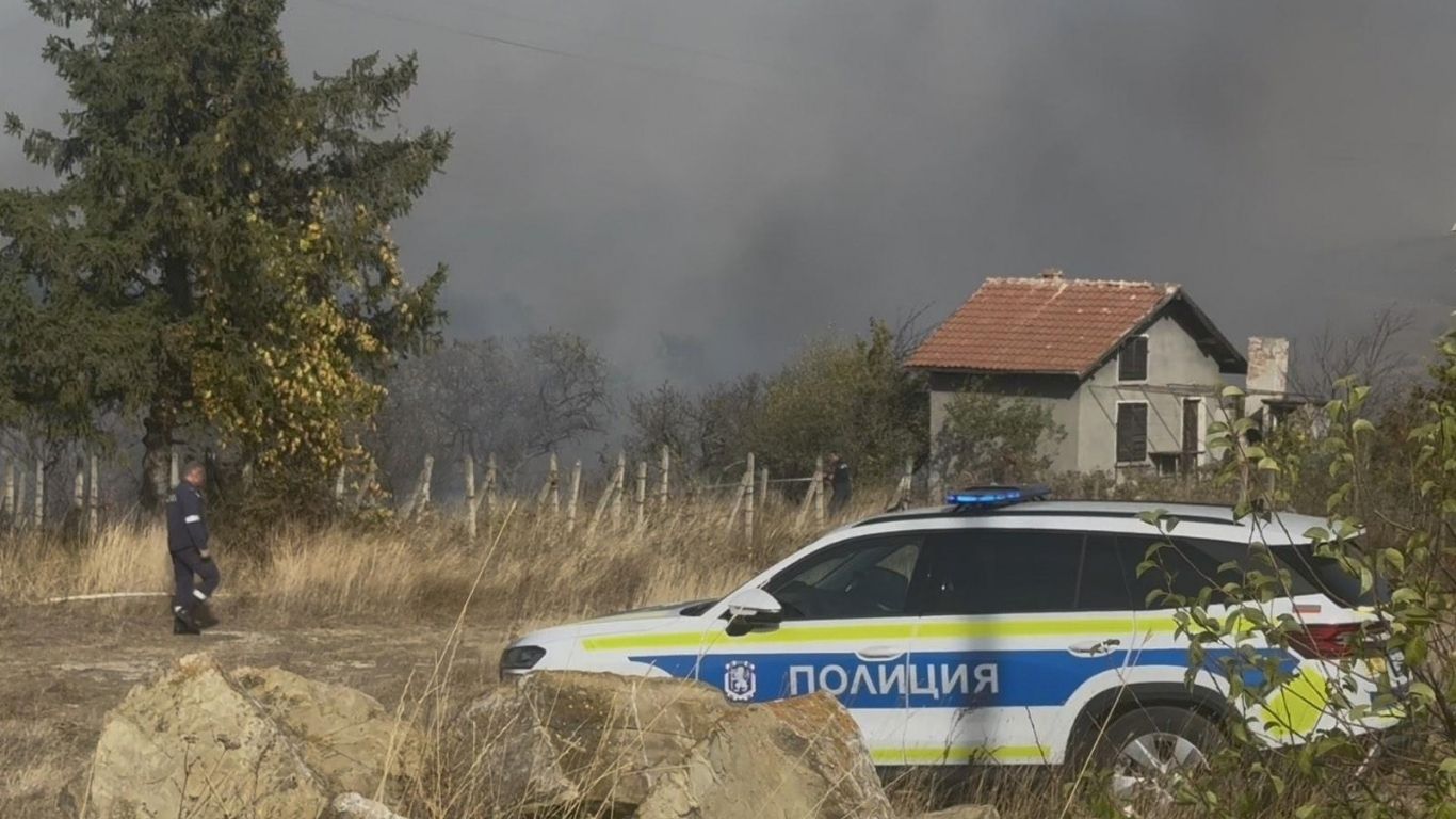пожар изворище