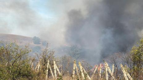 пожар изворище