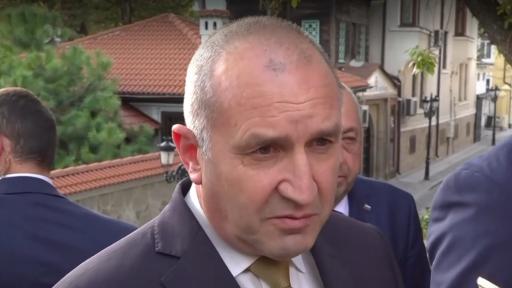 Радев разкри за какво е говорил с Буданов