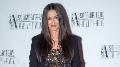 Alanis Morissette ще издаде първия си коледен албум