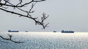 търговски кораб черно море