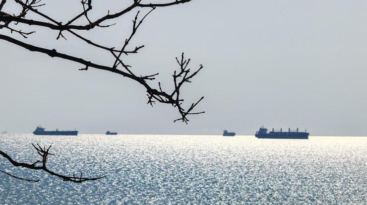 търговски кораб черно море