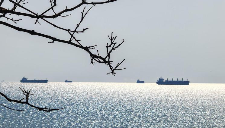 търговски кораб черно море