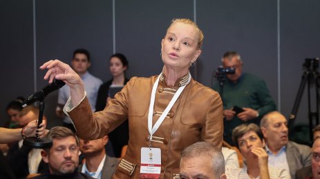 Стефка Костадинова