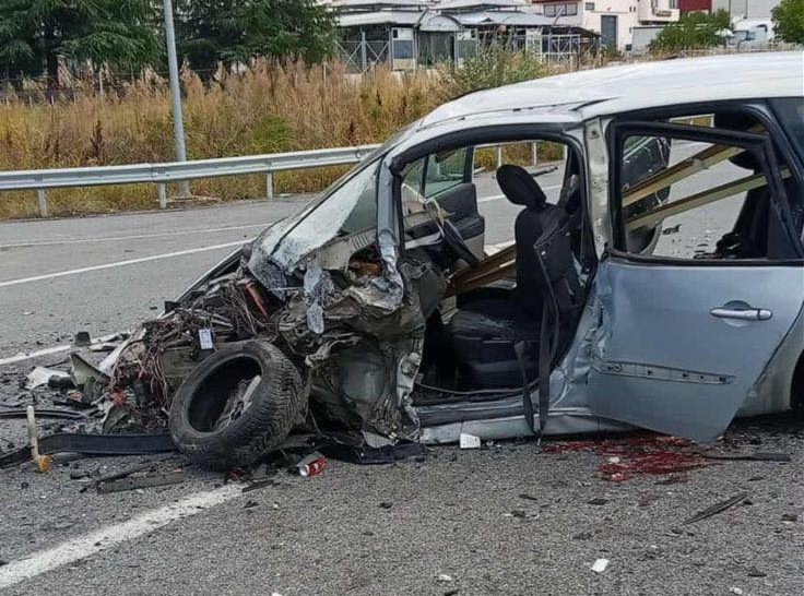 Автомобилът с работниците е бил пълен с лайстни и строителни материали