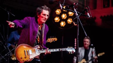След „Foreign Tongues“ Rolling Stones издават „Loose Lips“