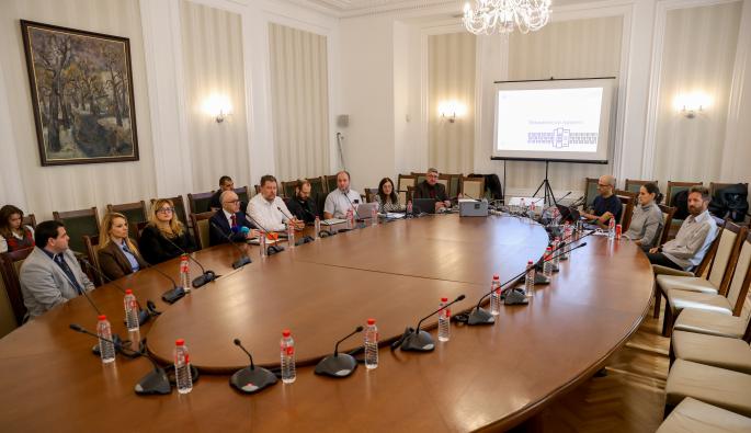 Броят ръчно разписките при бъг на флашките. Над 150 000 души помагат в обработката на резултатите от вота (ОБЗОР)