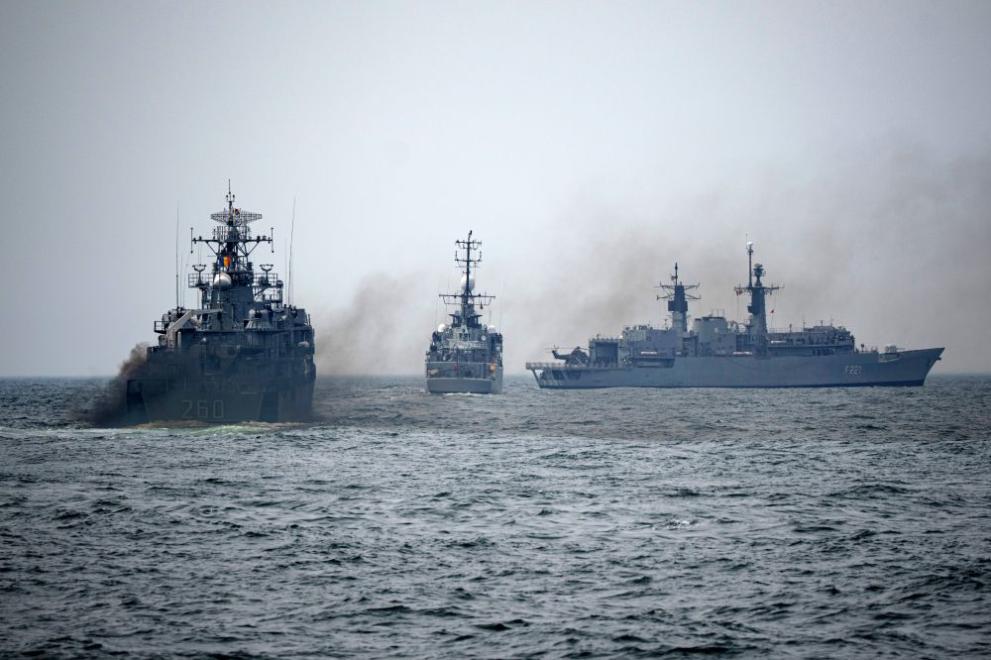 Румънски военни кораби във водите на Черно море край Констанца, 2024 г.