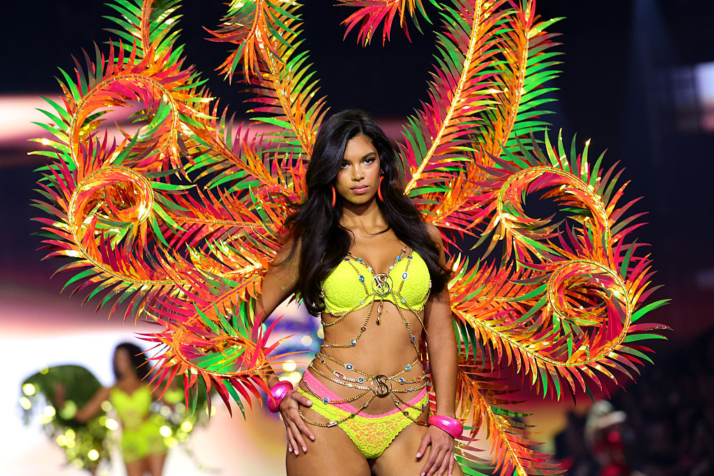 Най-горещите моменти от шоуто на Victoria"s Secret