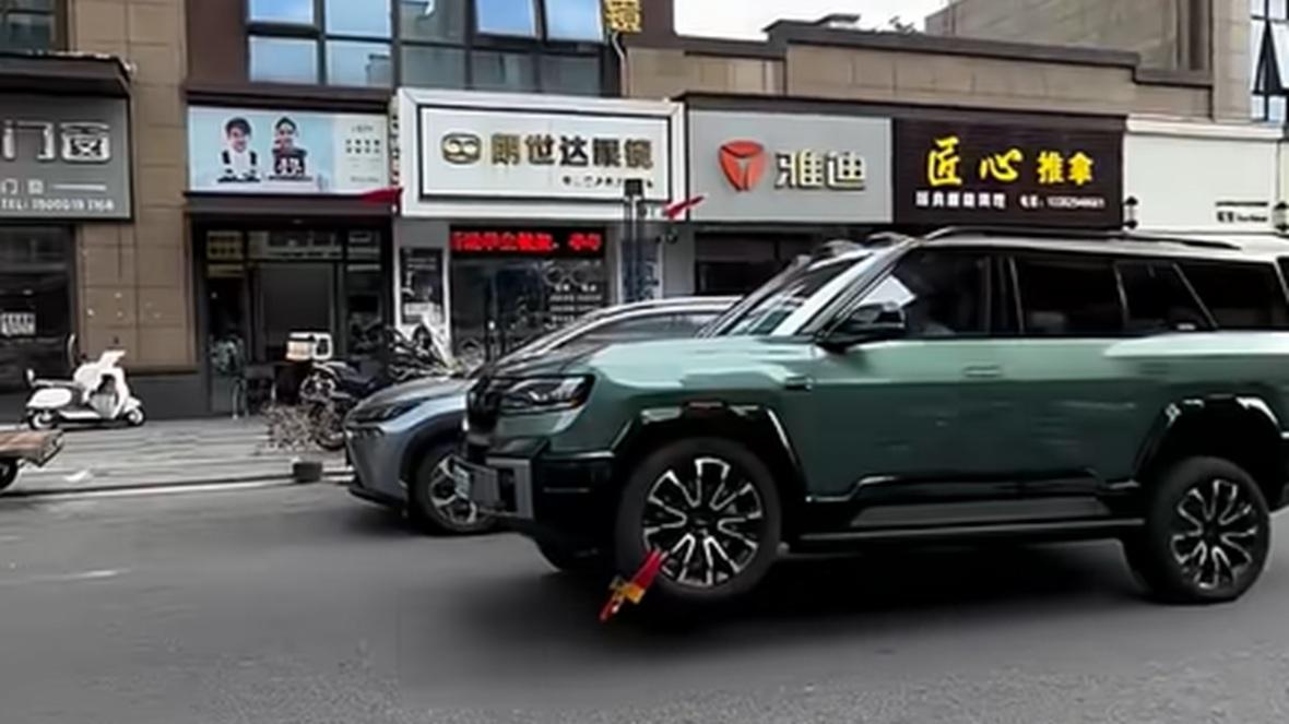 BYD Bao 8 3 колела DiSus P Ultra окачване любопитно