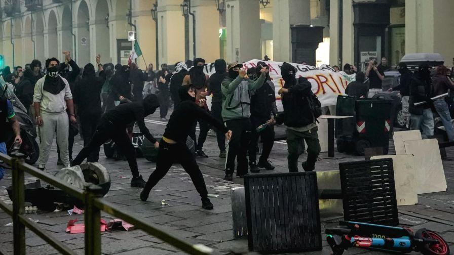 Италия изпраща 500 войници в Милано след грабежи и сблъсъци с протестиращи