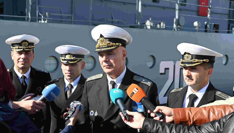 д - ВМС са унищожили 6 плаващи мини