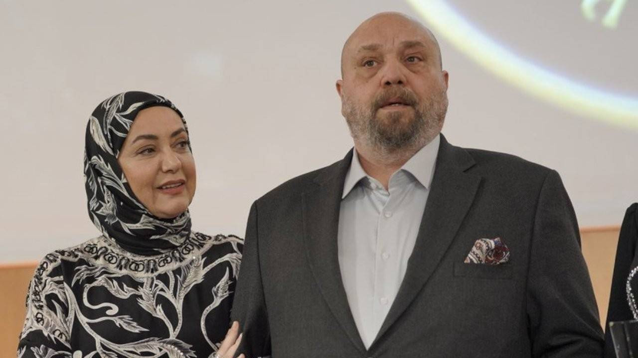 Абдулах с първата си съпруга Пембе