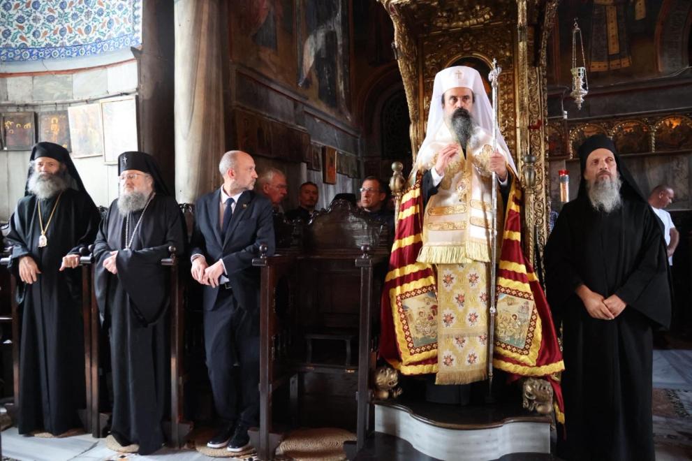 Българският патриарх Даниил посети Иверския манастир на Атон и се поклони пред чудотворната икона на Света Богородица