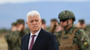 военни