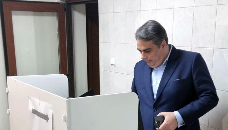 Асен Василев - Асен Василев: Да изберем човек, от когото няма да ни е срам