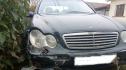 Малолетен се заби в ограда на къща с автомобила на