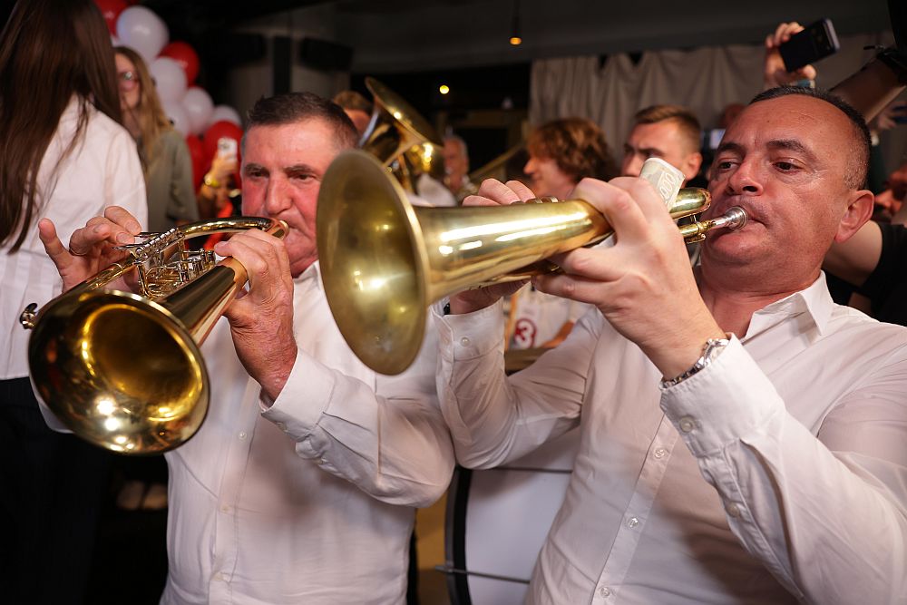 Историческа нощ в Сърбия