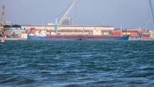 търговски кораб черно море
