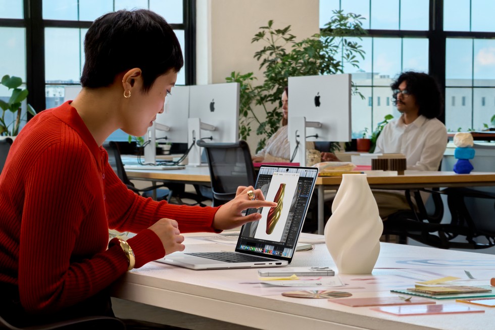 Apple се предаде: Показа MacBook с тъчскрийн