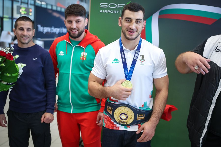 Шампионско посрещане за Семен Новиков в София1