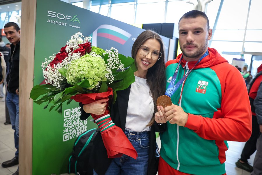 Шампионско посрещане за Семен Новиков в София1