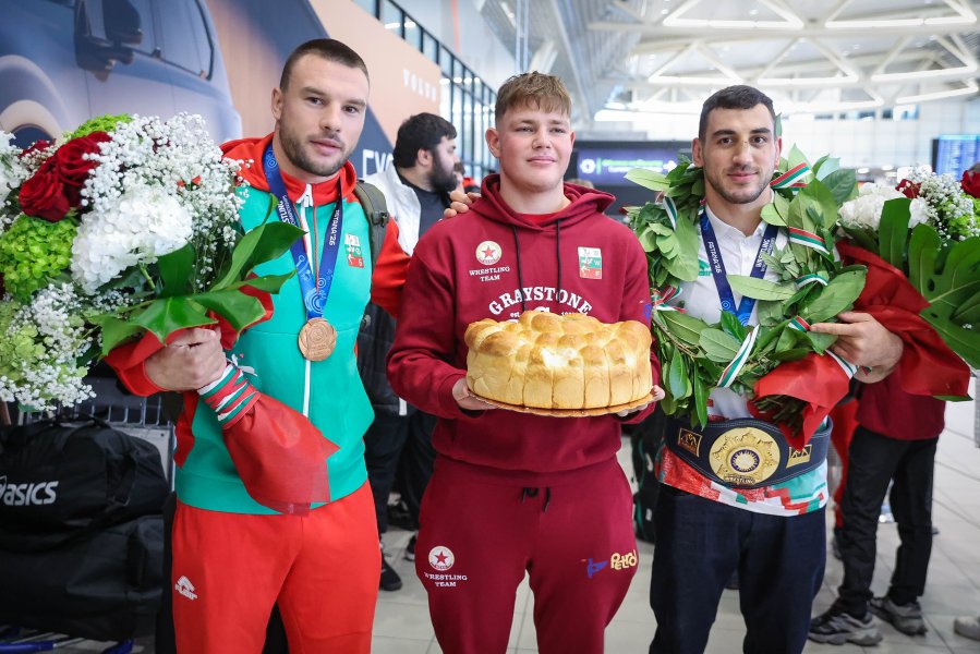 Шампионско посрещане за Семен Новиков в София1