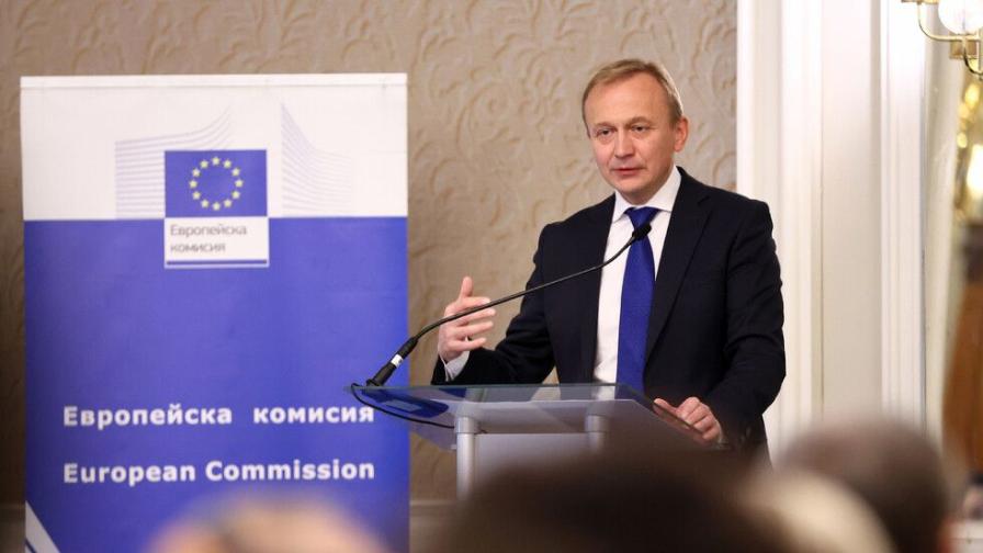 <p>Еврокомисарят по бюджета: ЕС трябва да инвестира повече в отбраната заради Русия</p>