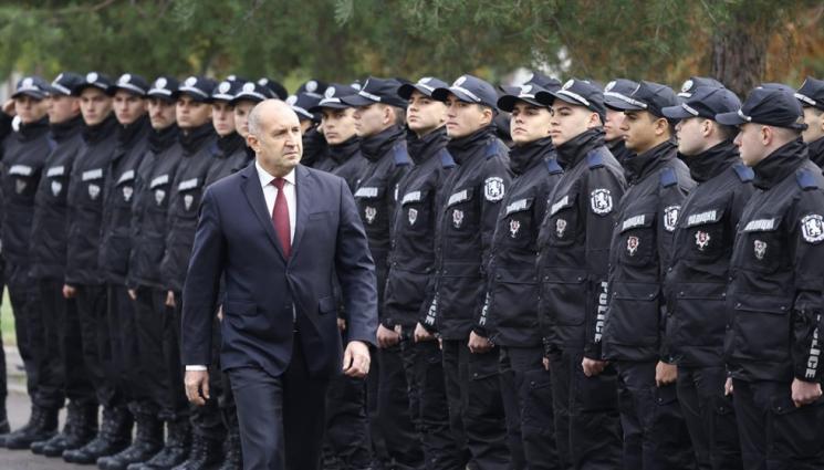 д