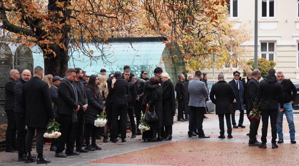 Последно сбогом със Слави Бинев (СНИМКИ)