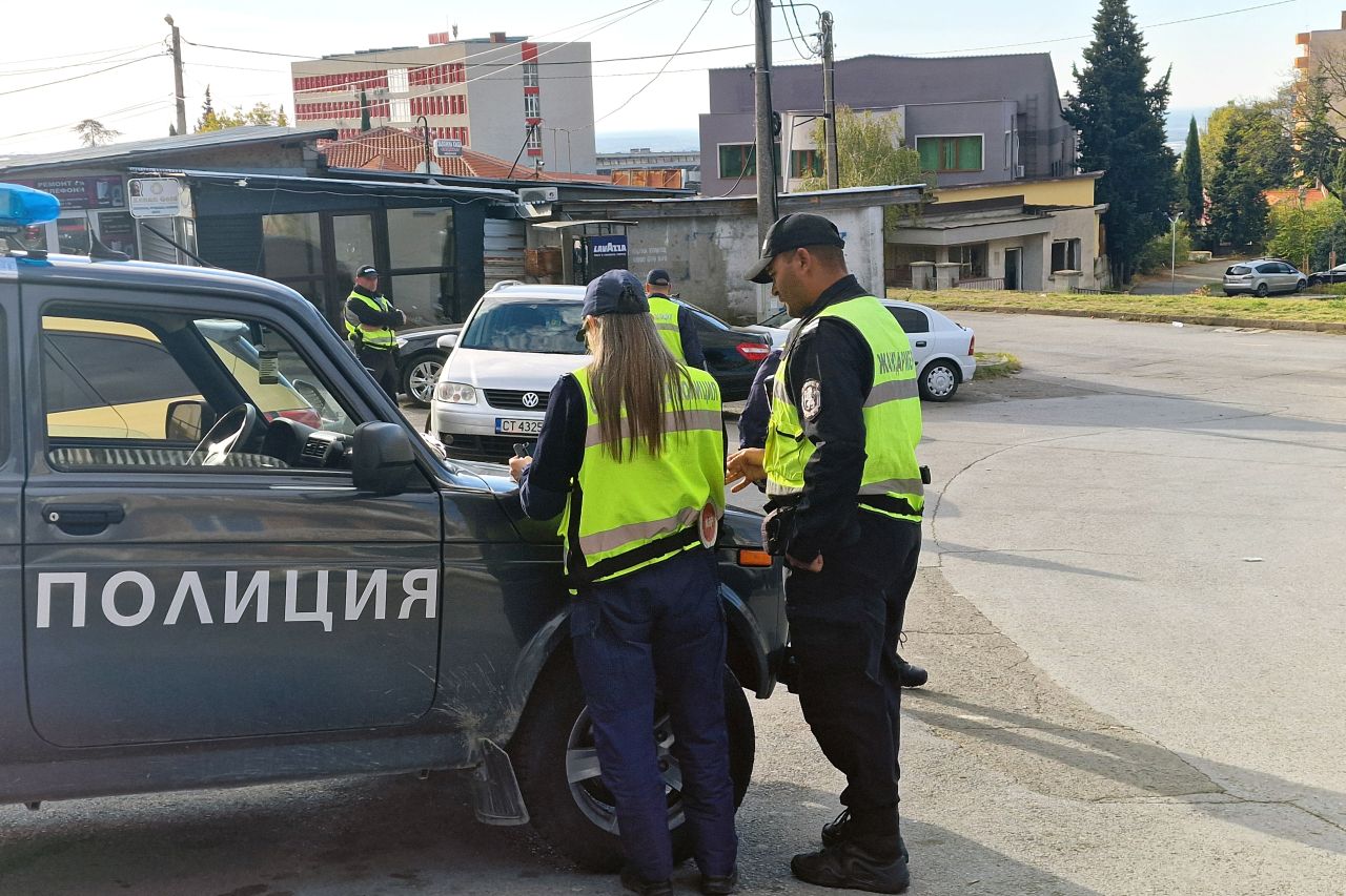 Мащабна акция в Старозагорско: 13 задържани и 7 издирвани при полицейска операция