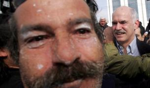 Лидерът на ПАСОК Папандреу няколко пъти се среща с протестиращи фермери преди месец.