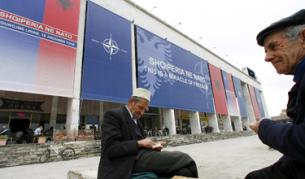 Ентусиазмът на албанските власти от приемането в НАТО бе очевиден