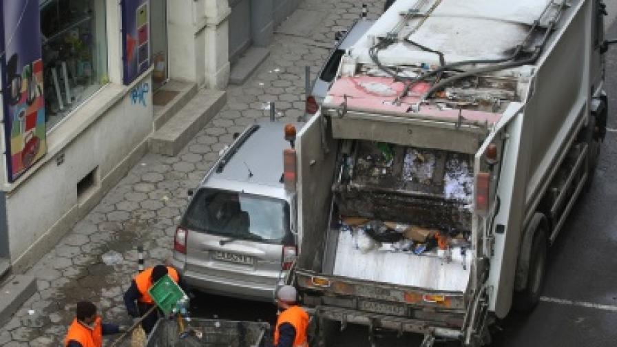 Правителството нае и "Новера" за чистене на София