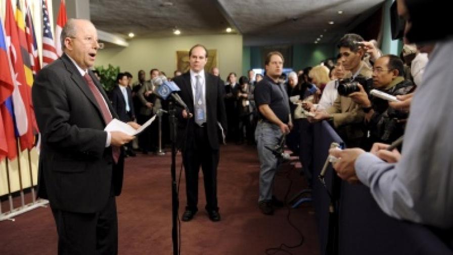 Председателят на СС на ООН, постоянният представител на Мексико в световната организация Клауде Елер говори пред репортери, след  консултациите