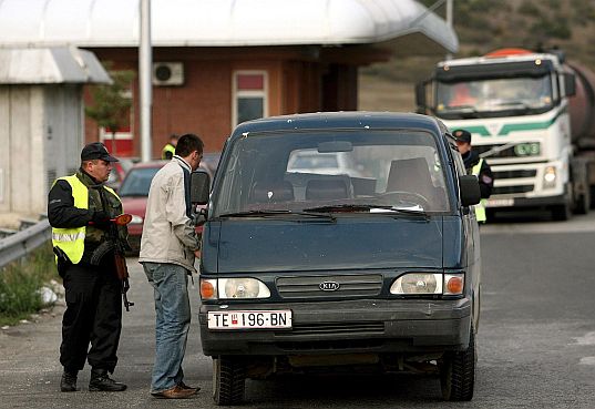 "Шпиц": Българските таблички - македонски навик 