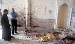 Атентатор самоубиец се взриви в джамия в Дивания, като уби най-малко петима души