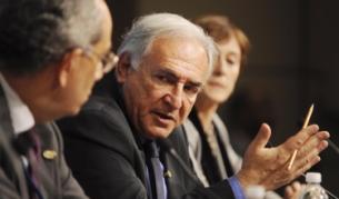 Ръководителят на МВФ Доминик Строс-Кан прогнозира, че възстановяването на икономиката ще започне още през 2010 г.