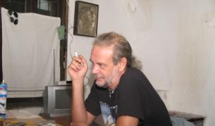 Евгений Дайнов в къщата си в село Миндя, Еленско