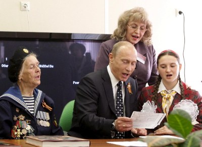 Путин се притече с песен на помощ на ученичка