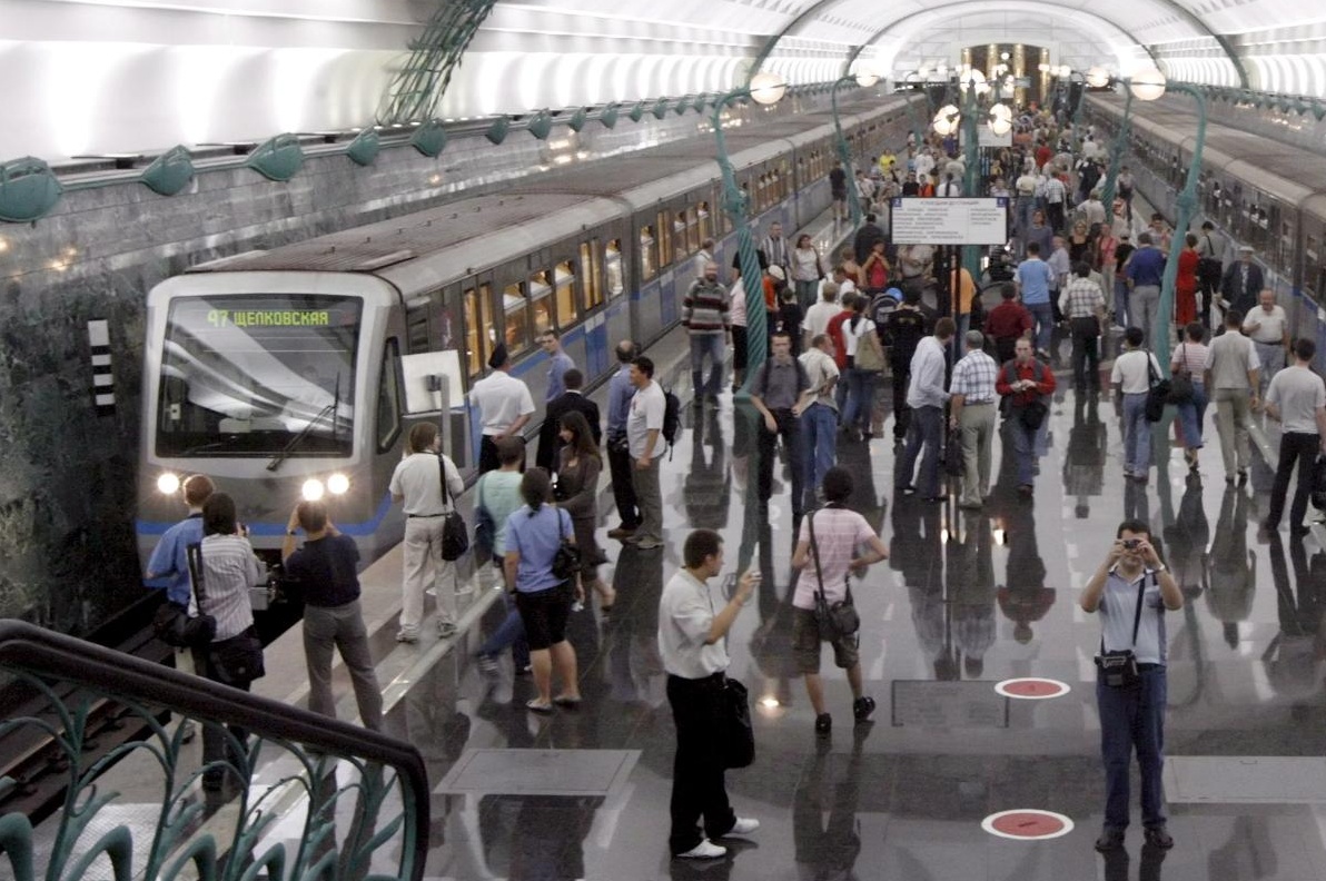 Кризата намалила пътниците в московското метро