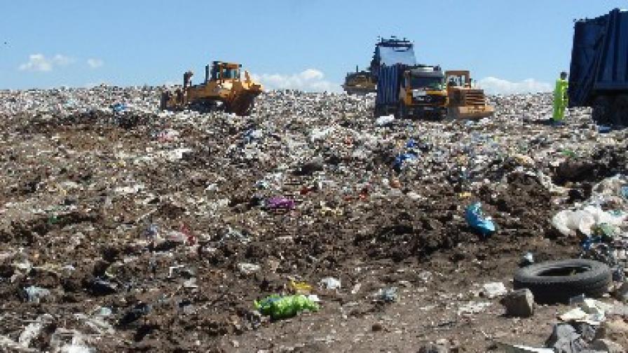 Кабинетът одобри спорния закон за отпадъците 